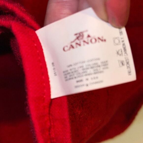 Cannon Red Christmas Bath Towels and 4 washcloths - Picture 10 of 10